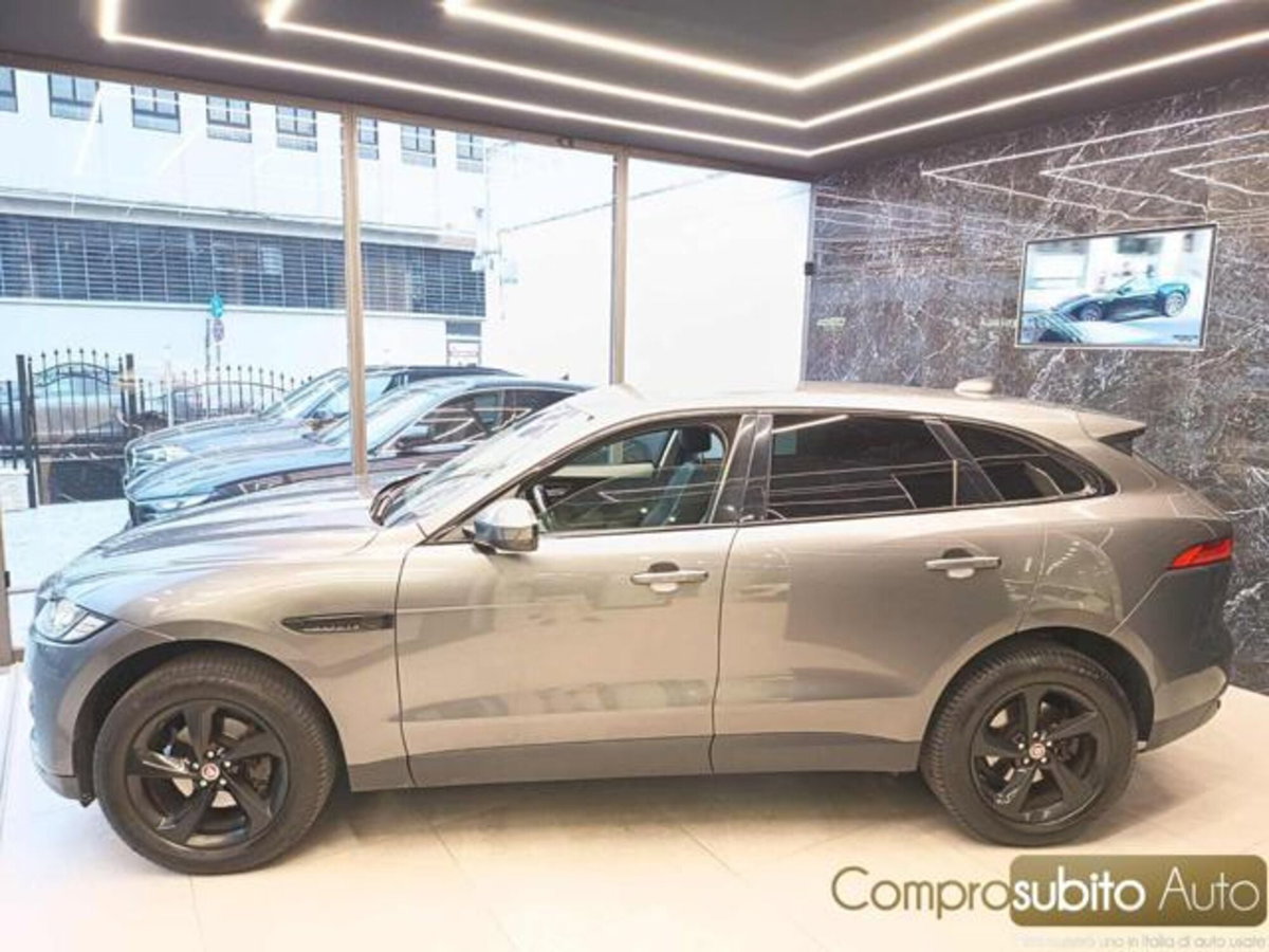 Jaguar F-Pace 2.0 D 180 CV AWD Portfolio (6)