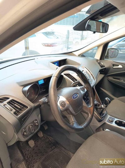Ford C-Max 1.6 TDCi 95CV Titanium (9)