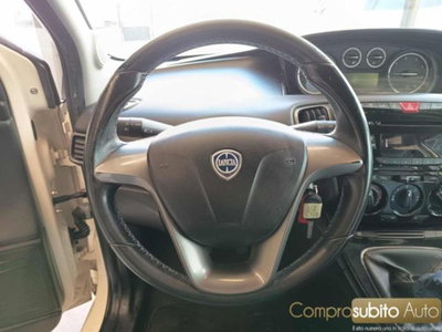 Lancia Ypsilon 1.3 MJT 75 CV Platino (12)