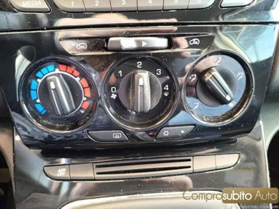 Lancia Ypsilon 1.3 MJT 75 CV Platino (17)