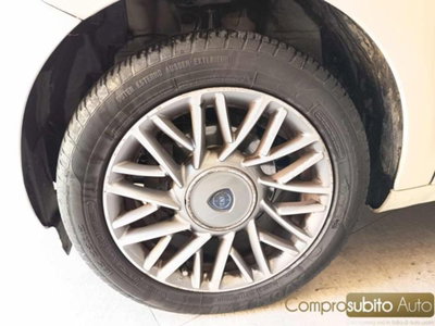 Lancia Ypsilon 1.3 MJT 75 CV Platino (18)