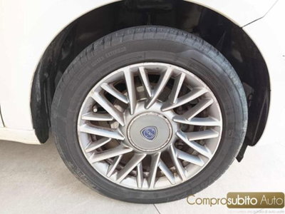 Lancia Ypsilon 1.3 MJT 75 CV Platino (20)