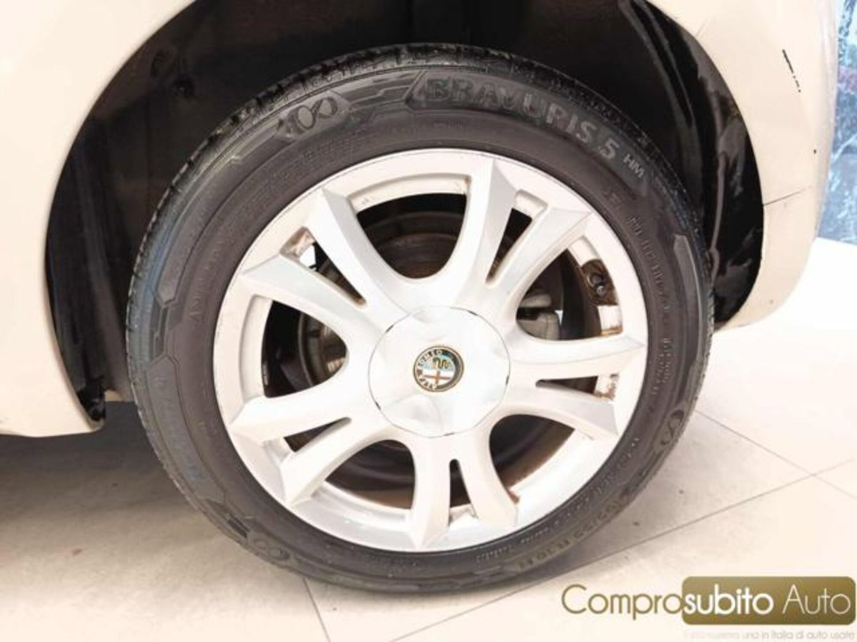 Alfa Romeo MiTo 1.4 105 CV M.air S&S Distinctive (12)