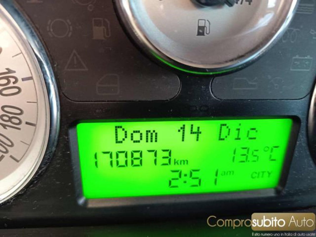 Lancia Ypsilon 1.3 MJT 75 CV Diva (11)