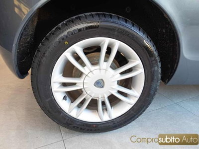 Lancia Ypsilon 1.3 MJT 75 CV Diva (14)