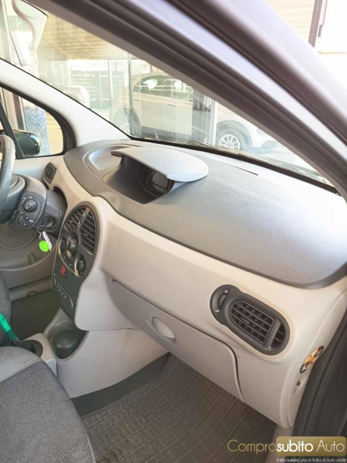 Renault Modus 1.2 16V Luxe Dynamique (16)