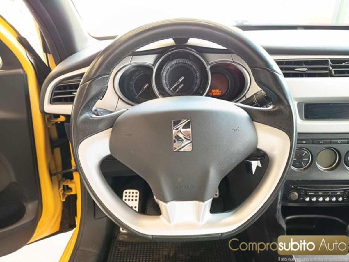 Ds DS 3 Coupé DS 3 1.4 VTi 95 CMP-5 Chic (15)
