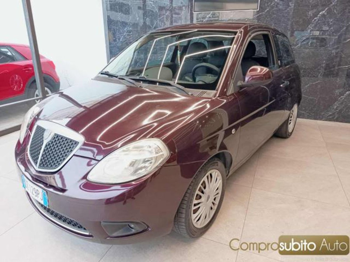 Lancia Ypsilon 1.4 E-Collection Ecochic GPL (2)