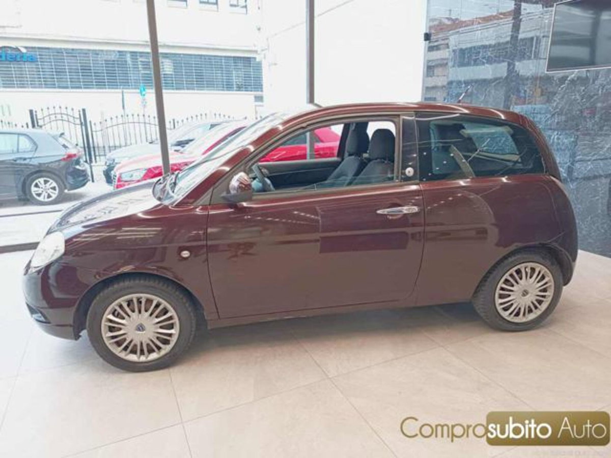 Lancia Ypsilon 1.4 E-Collection Ecochic GPL (4)