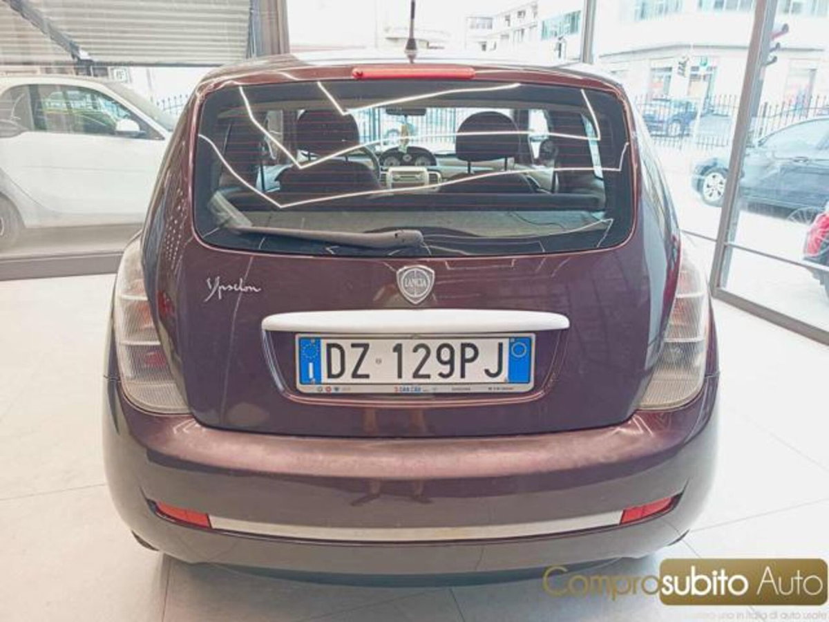 Lancia Ypsilon 1.4 E-Collection Ecochic GPL (6)