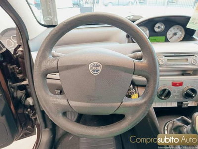 Lancia Ypsilon 1.4 E-Collection Ecochic GPL (9)