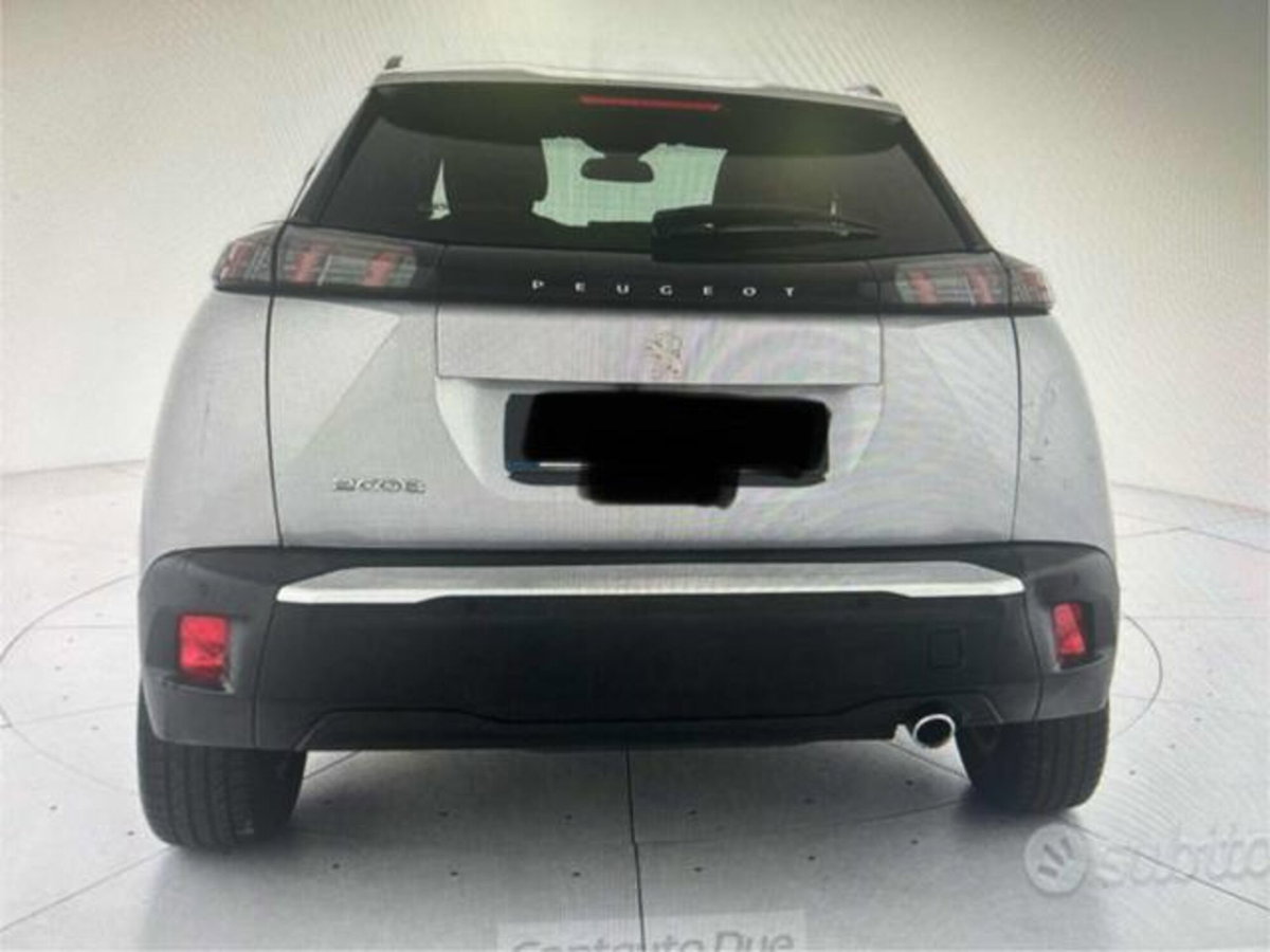 Peugeot 2008 BlueHDi 130 S&S EAT8 Allure Pack (5)