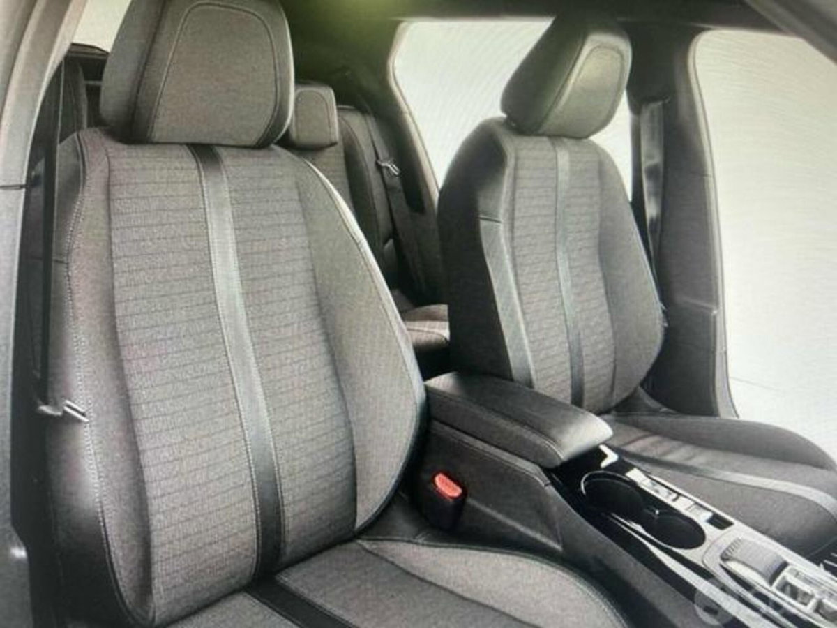 Peugeot 2008 BlueHDi 130 S&S EAT8 Allure Pack (9)