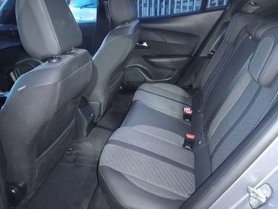 Peugeot 2008 PureTech 130 S&S EAT8 Allure Pack (7)