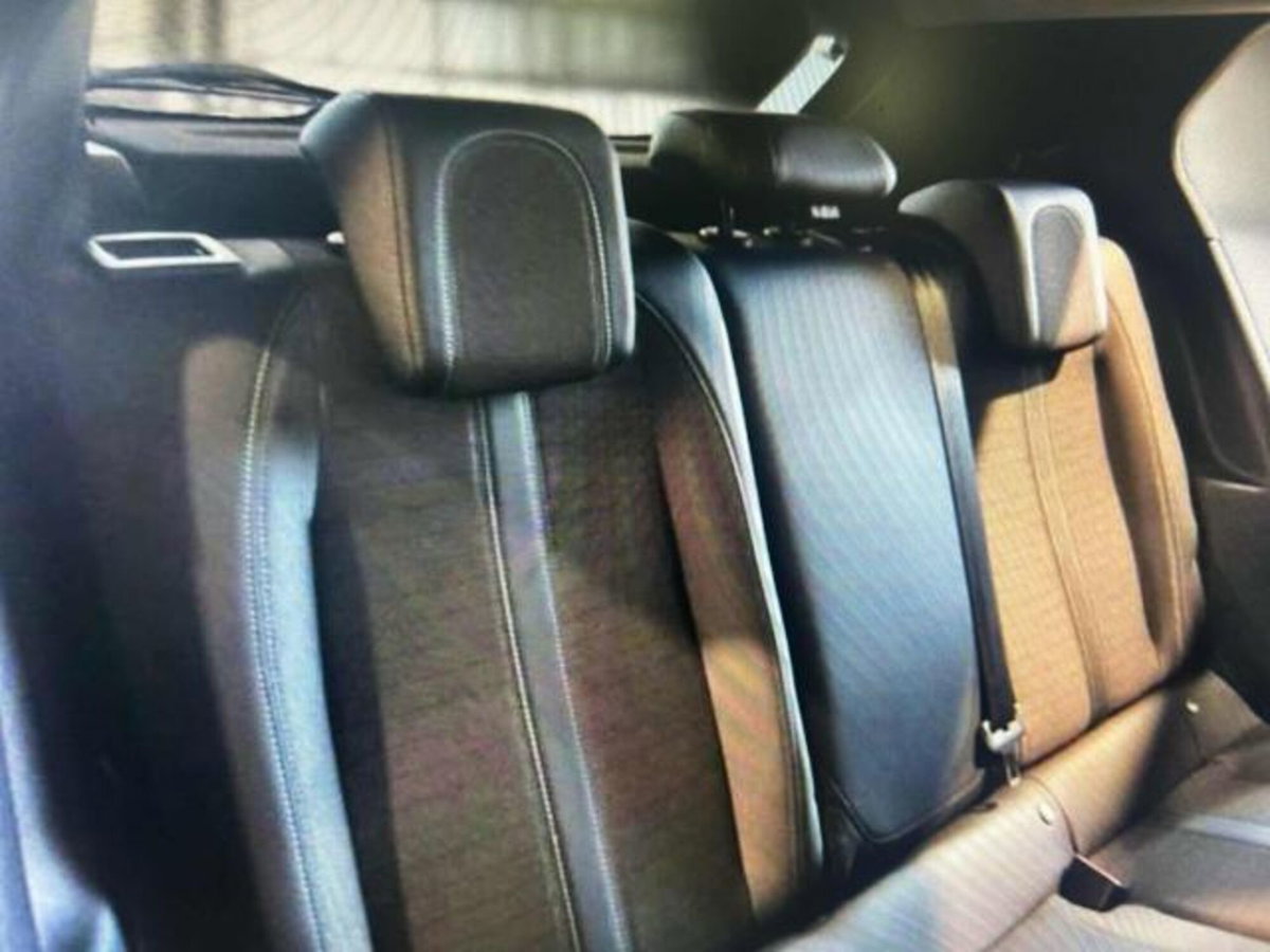 Peugeot 2008 BlueHDi 130 S&S EAT8 Allure Pack (10)