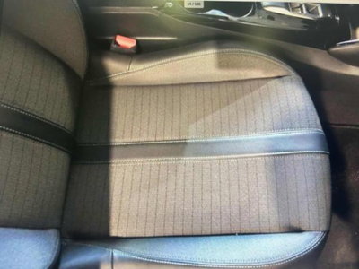 Peugeot 2008 BlueHDi 130 S&S EAT8 Allure Pack (9)