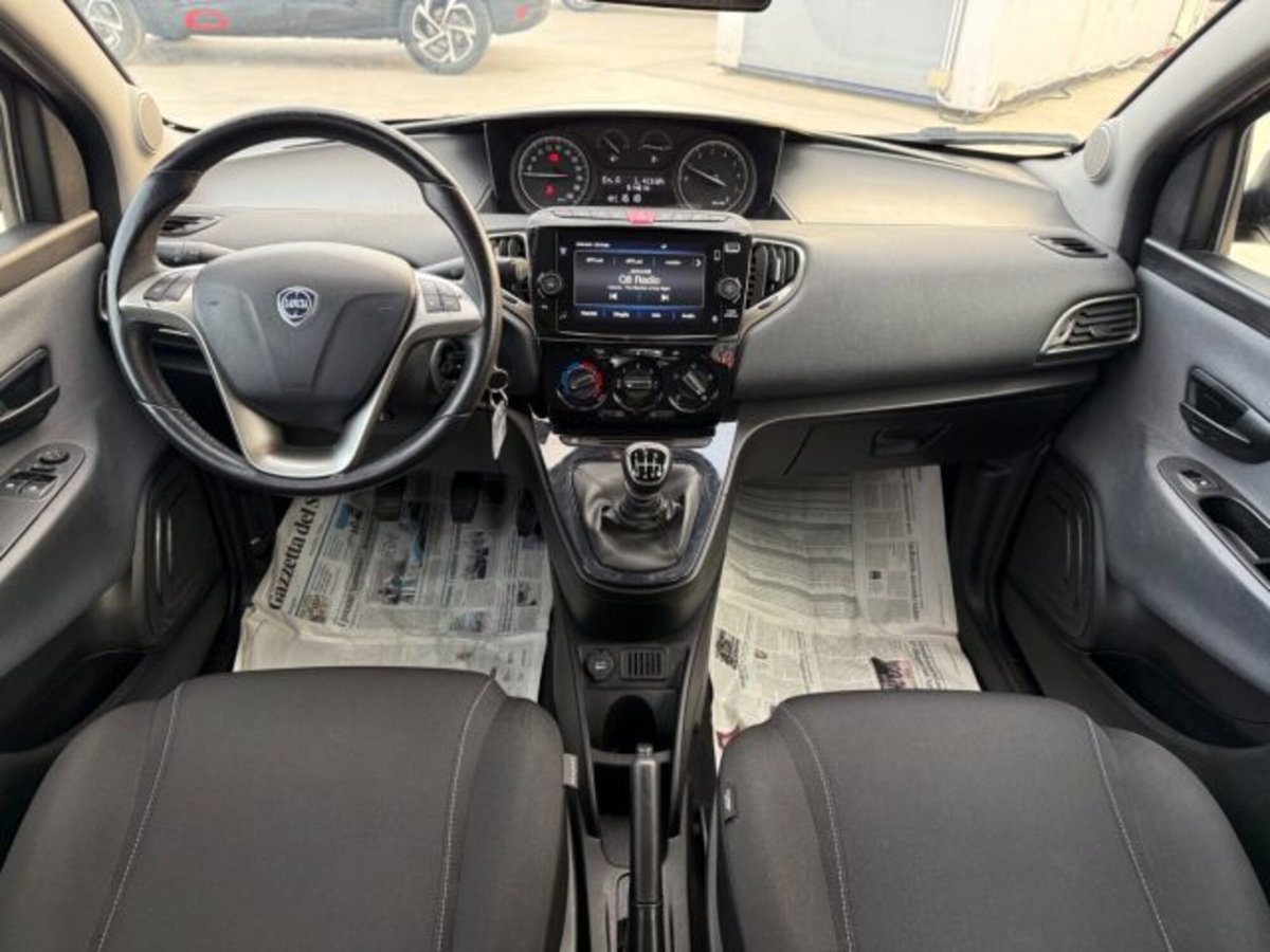 Lancia Ypsilon 1.0 FireFly 5 porte S&S Hybrid Gold Plus (20)