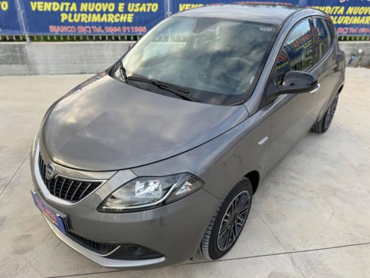 Lancia Ypsilon 1.0 FireFly 5 porte S&S Hybrid Gold Plus (3)