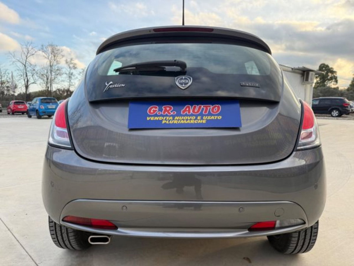 Lancia Ypsilon 1.0 FireFly 5 porte S&S Hybrid Gold Plus (7)