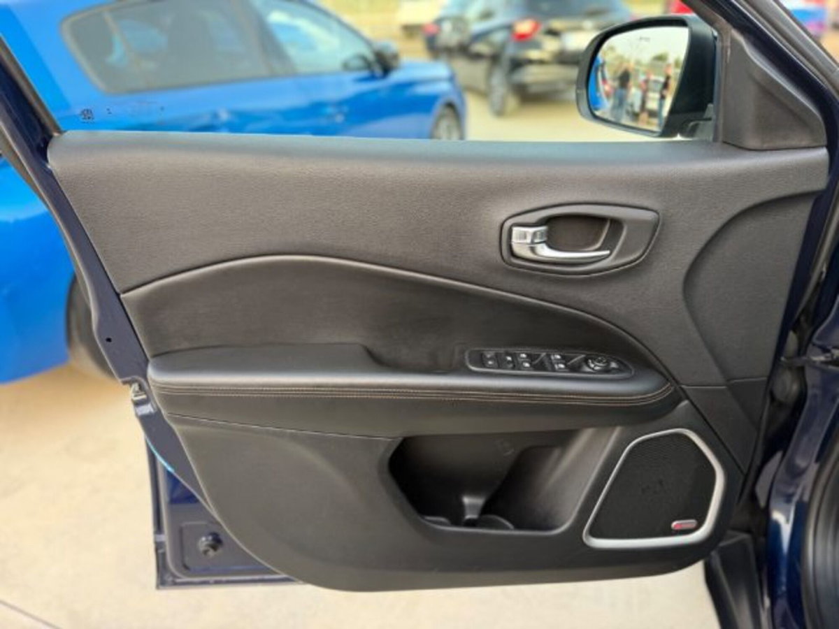 Jeep Compass 1.6 Multijet II 2WD Limited (14)