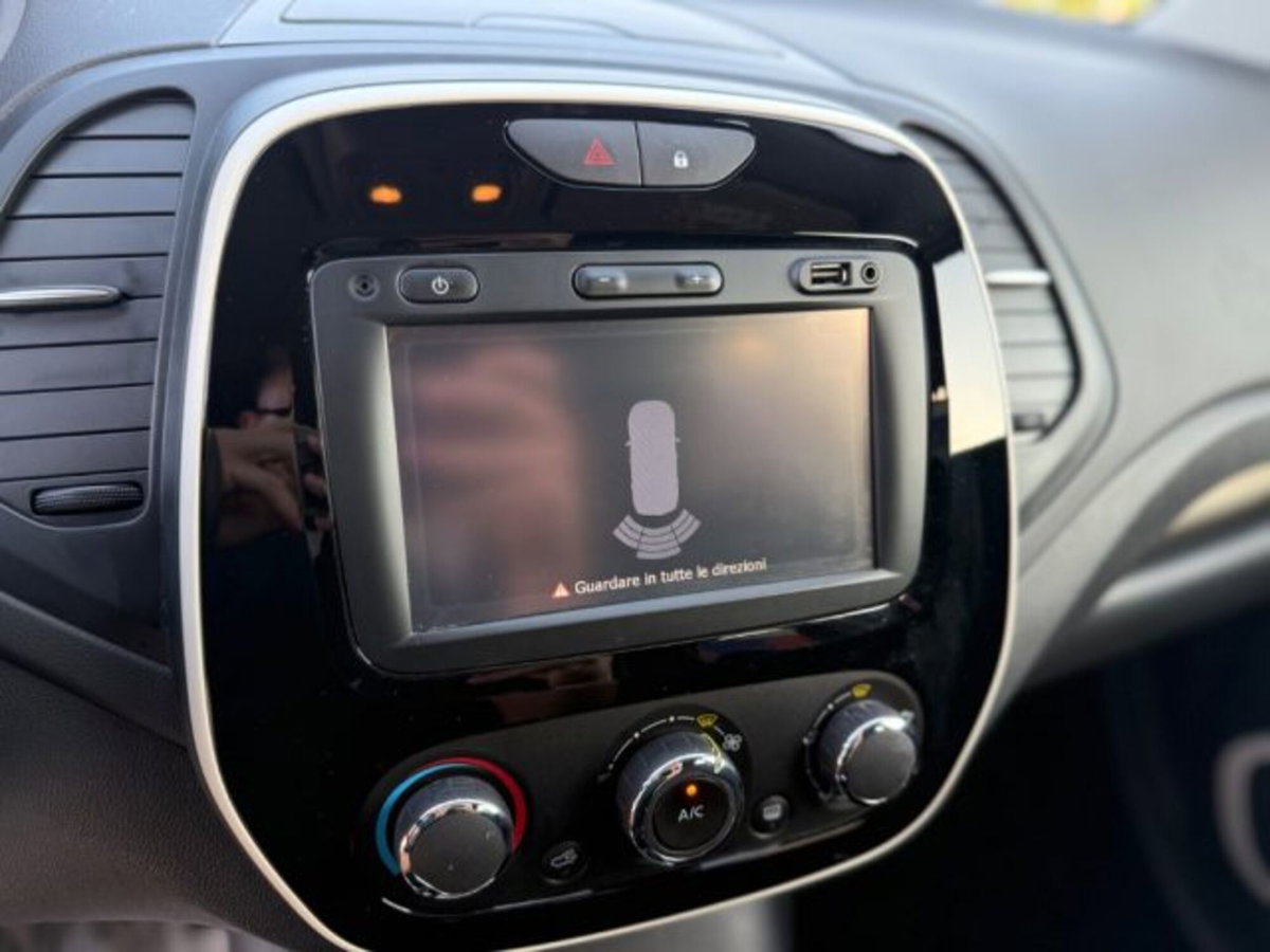Renault Captur 1.5 dCi 8V 90 CV EDC Energy R-Link (19)