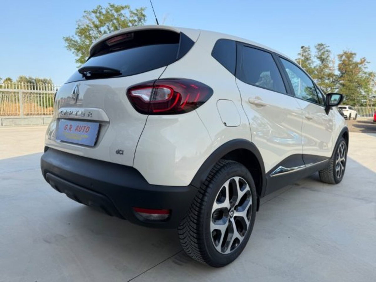 Renault Captur 1.5 dCi 8V 90 CV EDC Energy R-Link (6)