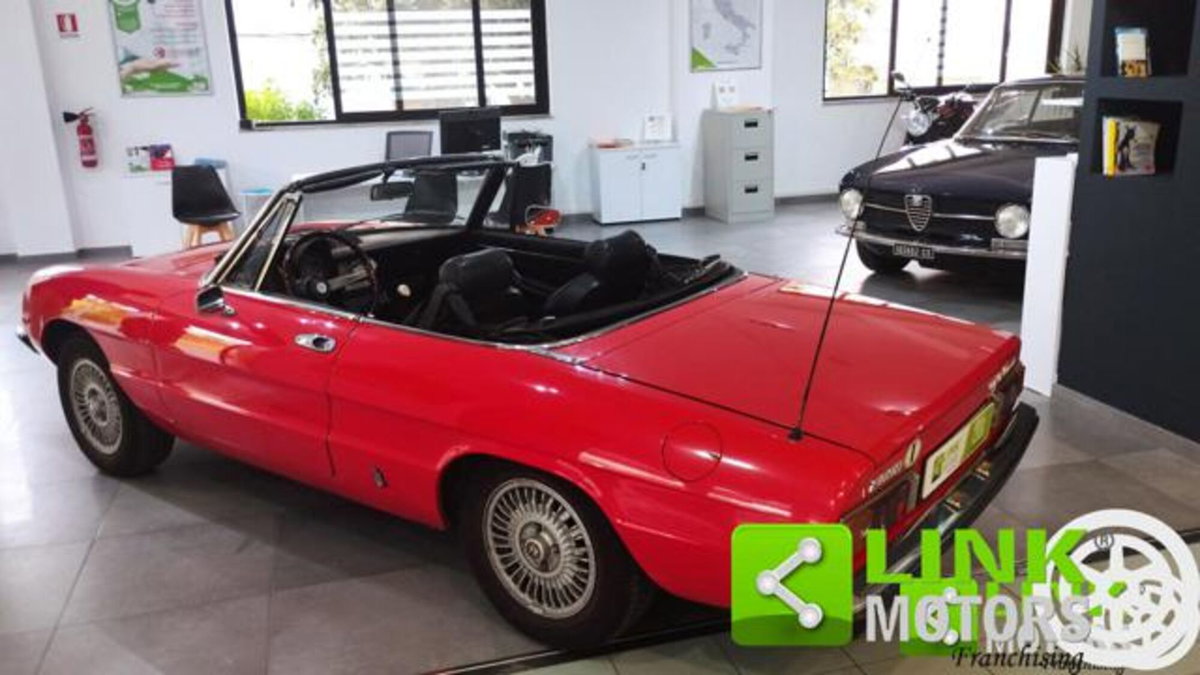 Alfa Romeo Spider 2.0 Veloce (18)