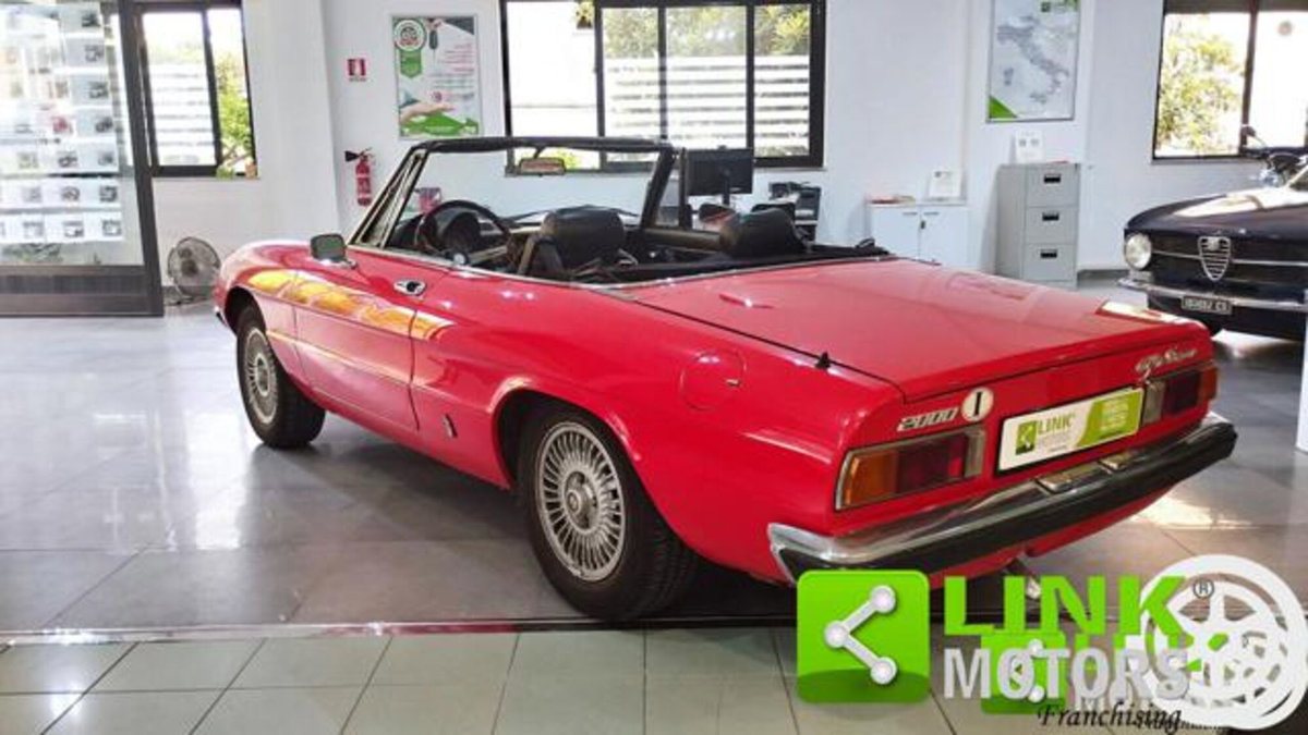 Alfa Romeo Spider 2.0 Veloce (8)