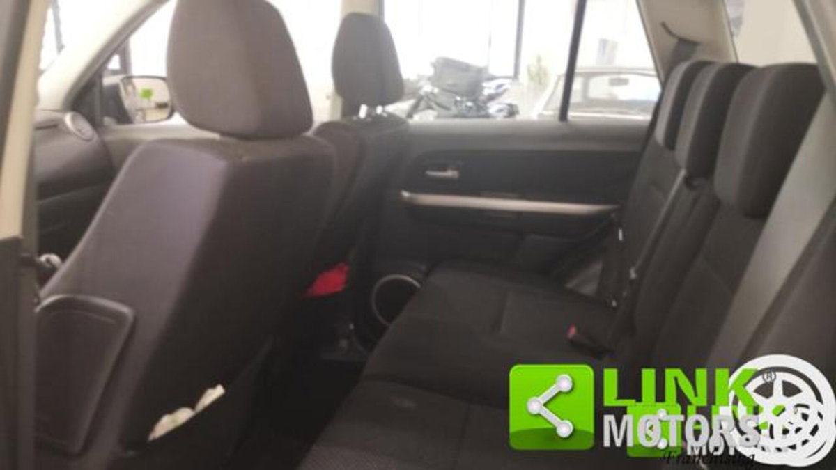 Suzuki Grand Vitara 1.9 DDiS 5 porte Executive (13)