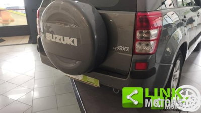Suzuki Grand Vitara 1.9 DDiS 5 porte Executive (16)
