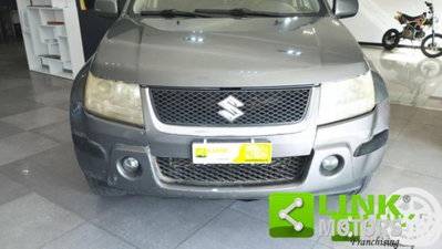 Suzuki Grand Vitara 1.9 DDiS 5 porte Executive (19)