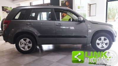 Suzuki Grand Vitara 1.9 DDiS 5 porte Executive (4)