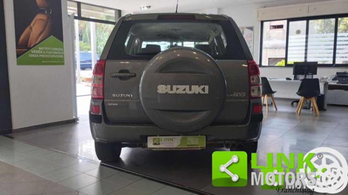 Suzuki Grand Vitara 1.9 DDiS 5 porte Executive (6)