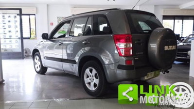 Suzuki Grand Vitara 1.9 DDiS 5 porte Executive (7)