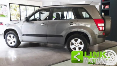 Suzuki Grand Vitara 1.9 DDiS 5 porte Executive (8)