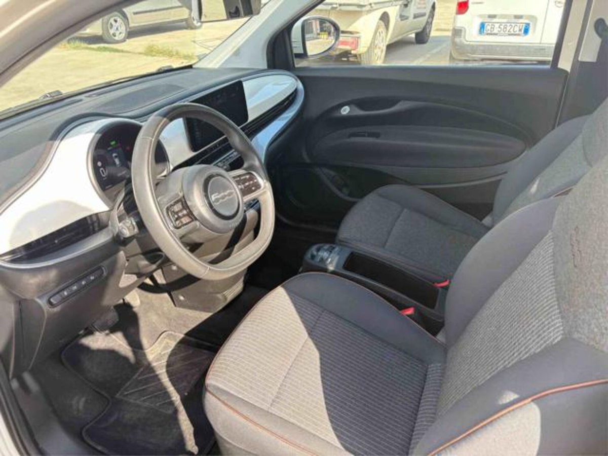 Fiat 500e Icon Berlina 42 kWh (11)