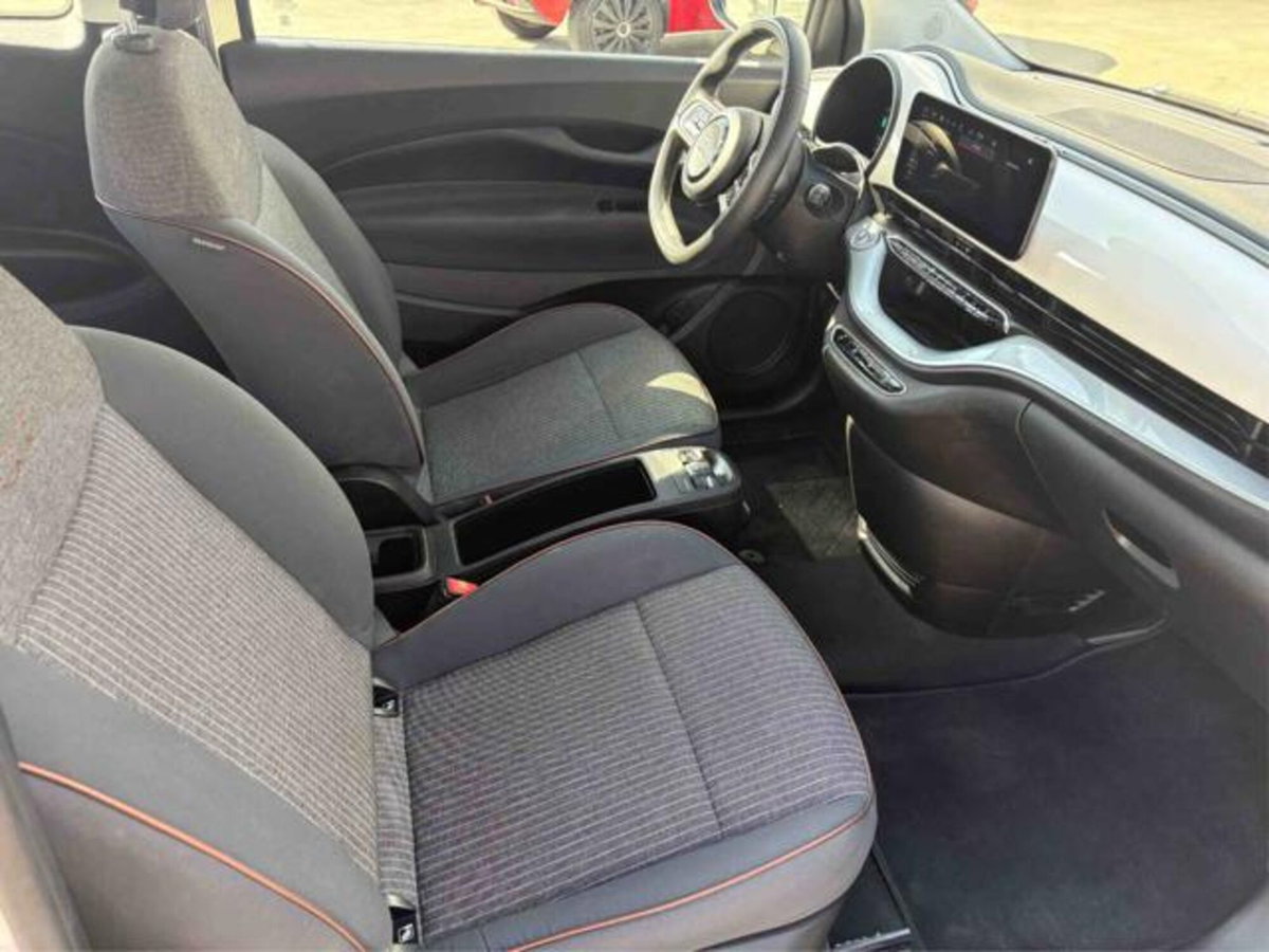 Fiat 500e Icon Berlina 42 kWh (13)