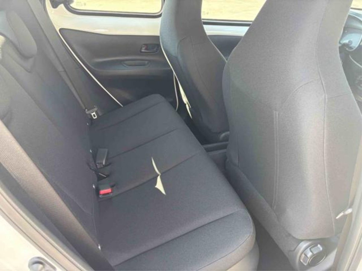 Toyota Aygo X 1.5 hybrid e-cvt (14)