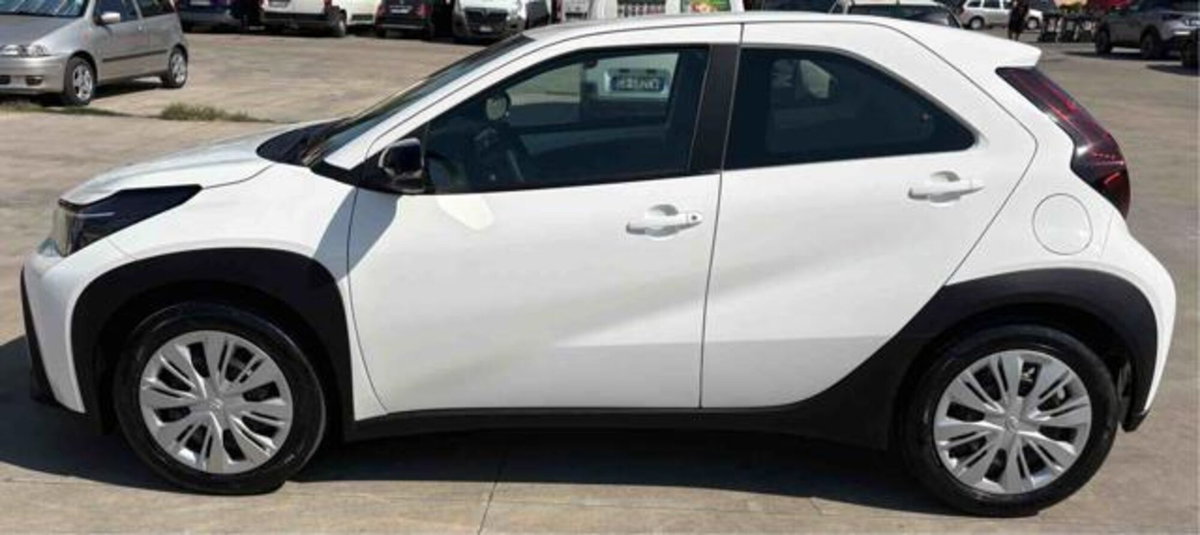 Toyota Aygo X 1.5 hybrid e-cvt (2)
