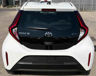 Toyota Aygo X 1.5 hybrid e-cvt (4)
