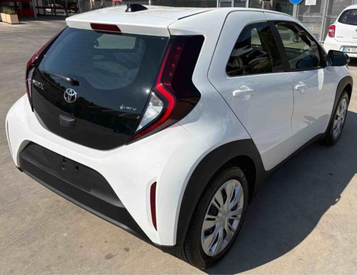Toyota Aygo X 1.5 hybrid e-cvt (5)