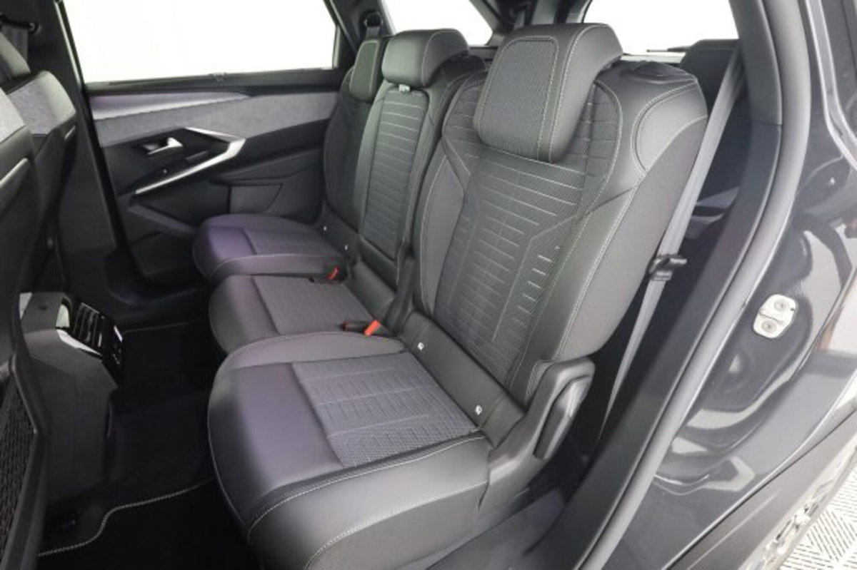 Peugeot 5008 1.2 hybrid GT 145cv 5p.ti e-dcs6 (11)