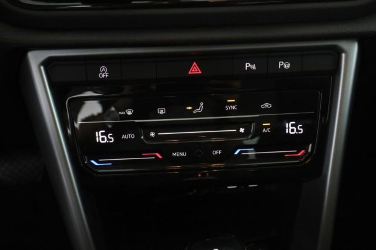 Volkswagen T-Roc 1.5 tsi Life dsg (12)