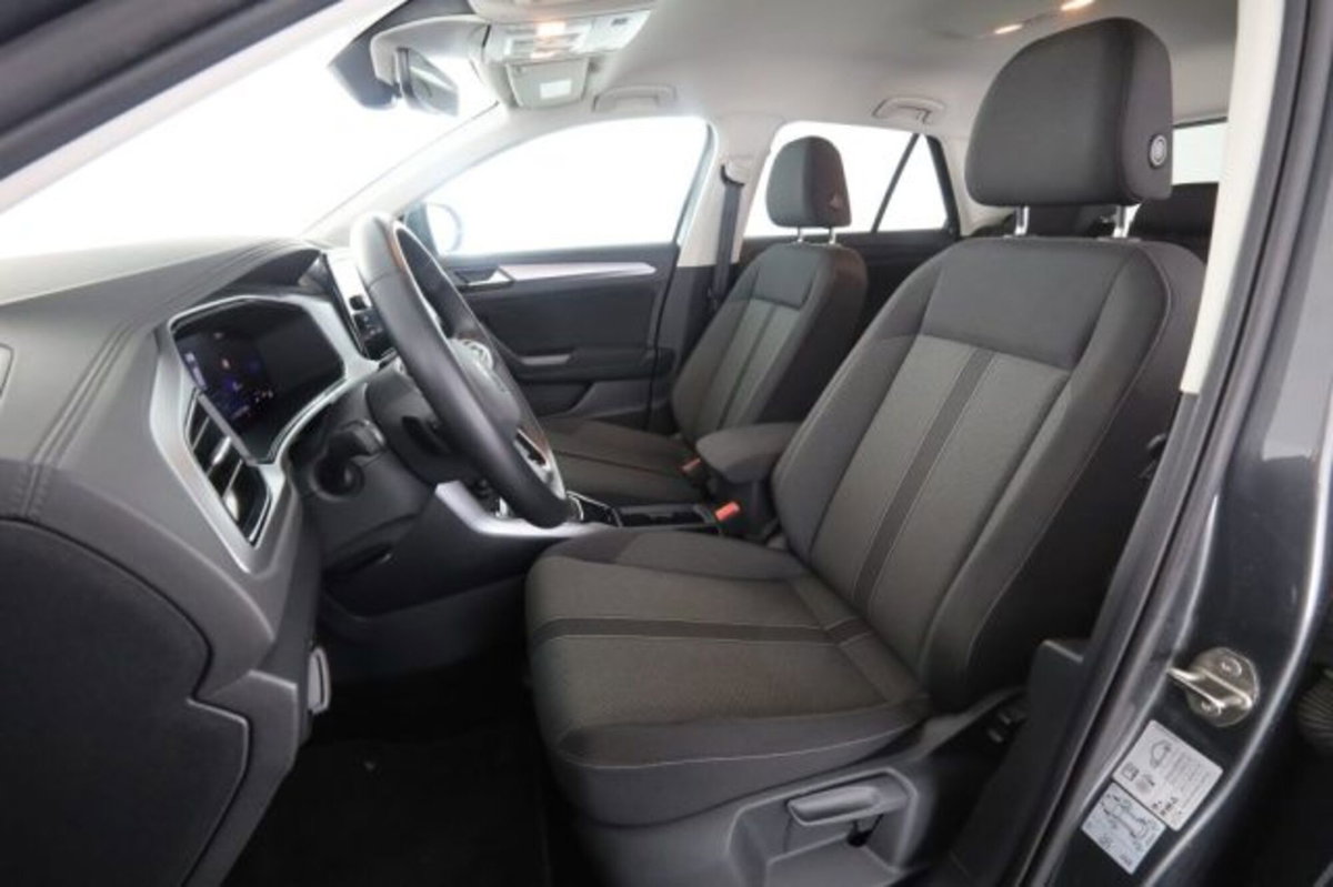Volkswagen T-Roc 1.5 tsi Life dsg (2)