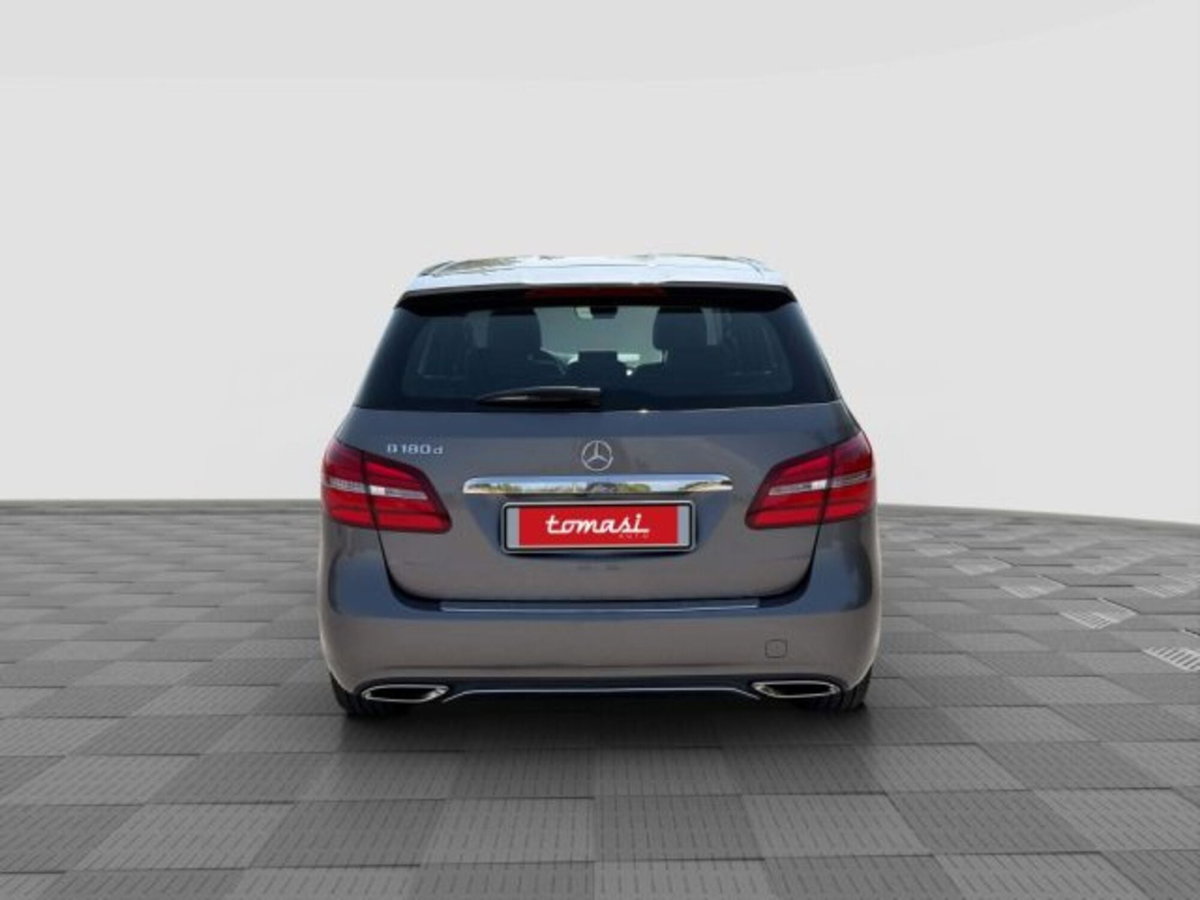 Mercedes-Benz CLA Shooting Brake 180 d Automatic Sport (4)