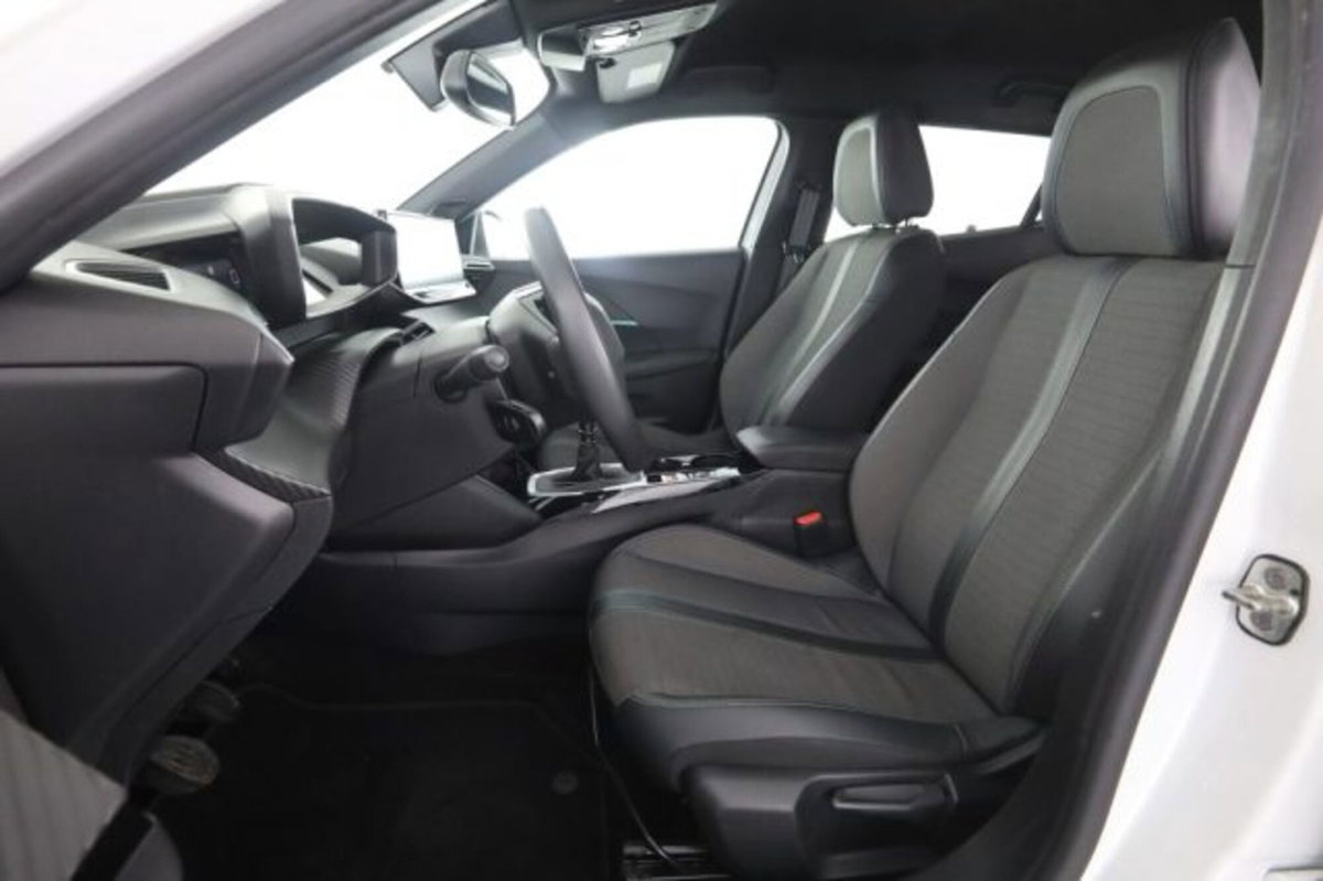 Peugeot 2008 PureTech 100 S&S Allure Pack (2)