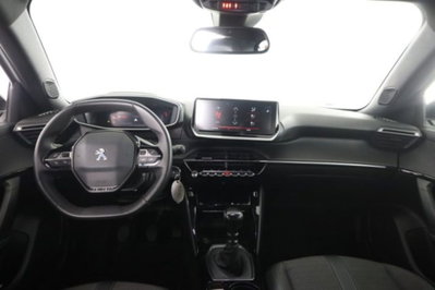 Peugeot 2008 PureTech 100 S&S Allure Pack (4)