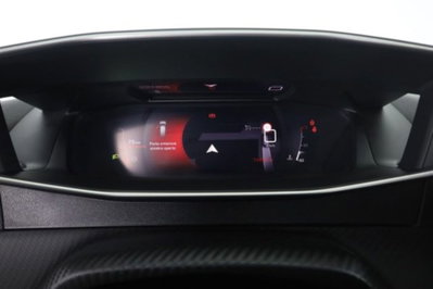 Peugeot 2008 PureTech 100 S&S Allure Pack (7)