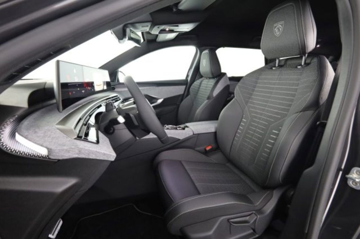 Peugeot 5008 1.2 hybrid GT 145cv 5p.ti e-dcs6 (10)