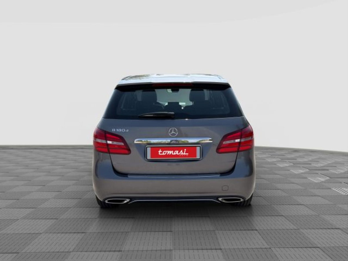 Mercedes-Benz CLA Shooting Brake 180 d Automatic Sport (4)